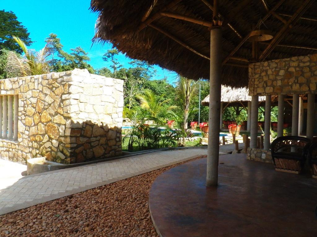 Axkan Palenque, Shows En Vivo & Gastronomia Mar Y Tierra & Travel Agency Zewnętrze zdjęcie