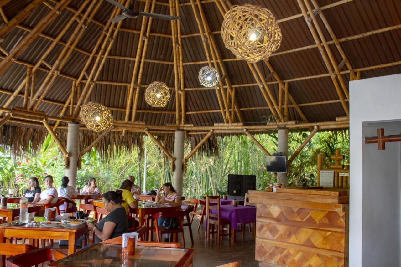 Axkan Palenque, Shows En Vivo & Gastronomia Mar Y Tierra & Travel Agency Zewnętrze zdjęcie
