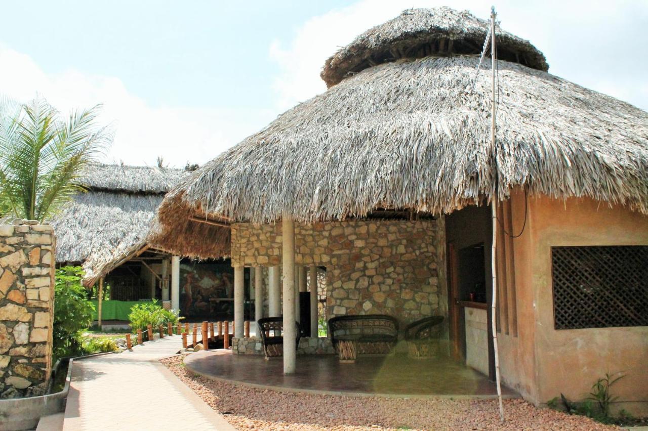 Axkan Palenque, Shows En Vivo & Gastronomia Mar Y Tierra & Travel Agency Zewnętrze zdjęcie