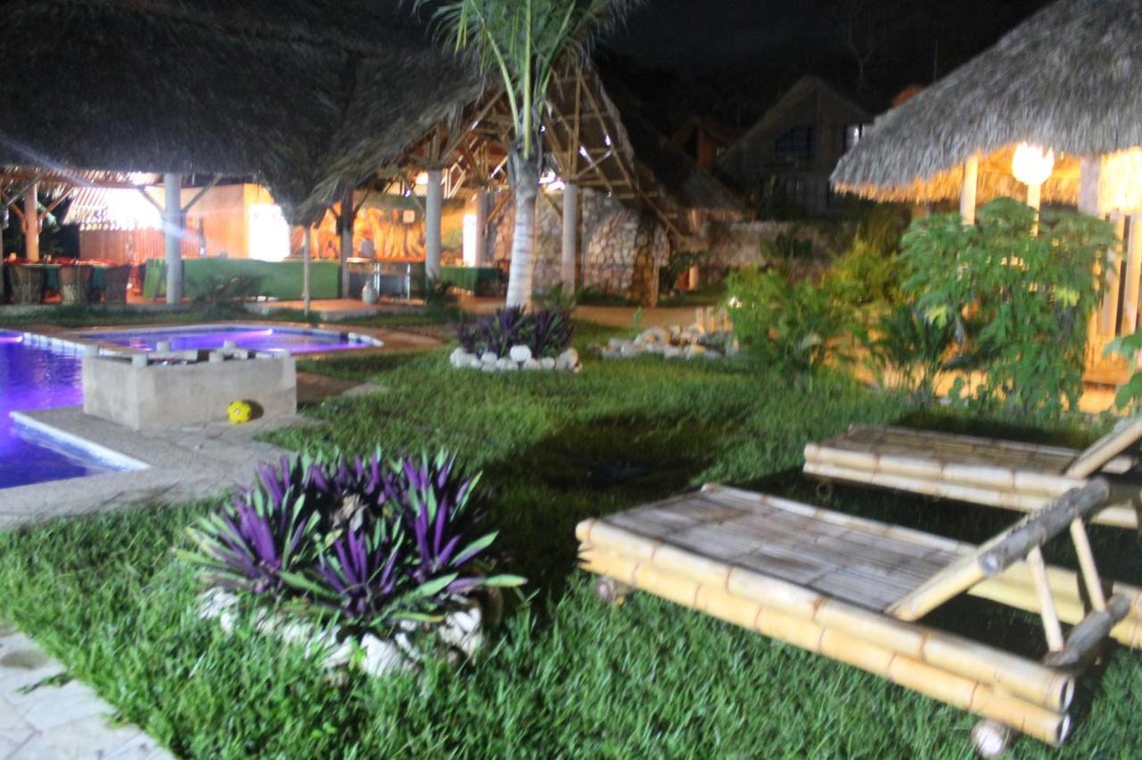 Axkan Palenque, Shows En Vivo & Gastronomia Mar Y Tierra & Travel Agency Zewnętrze zdjęcie
